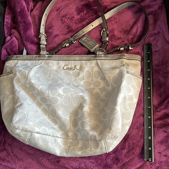 Coach Signature Gallery Jacquard Tote Silver and White - Picture 12 of 14